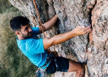 Ensuring Safety on Joshua Tree Rock Climbing Tours
