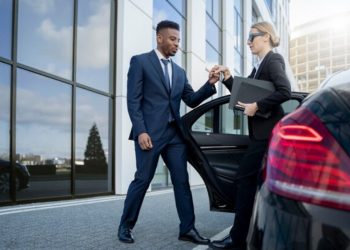 The importance of punctuality in chauffeur airport transfers service