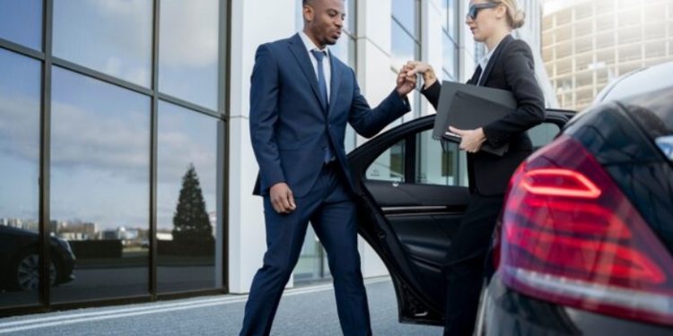 The importance of punctuality in chauffeur airport transfers service