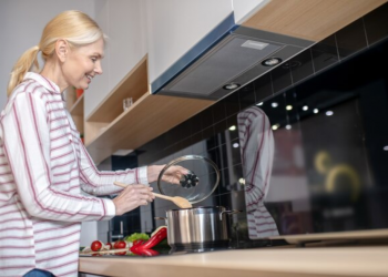 Shining Oven: Transforming Kitchens, One Sparkle at a Time