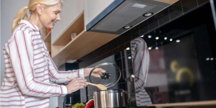 Shining Oven: Transforming Kitchens, One Sparkle at a Time