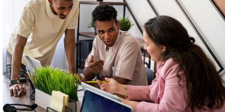 Guru launches Slack AI search. Now, employees can search across all their apps–without leaving Slack.