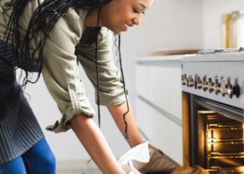 Keeping Your Kitchen Sparkling: The Importance of Professional Oven Cleaning