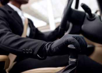 Convenient Shuttle Service Options to Airport