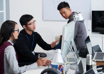 The AI-Powered Web: How Developers and Chatbots are Reshaping the Digital Experience